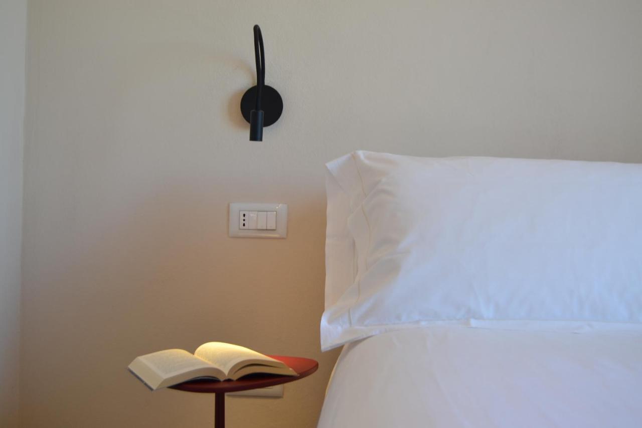Le Cornici - Cascina Di Charme Hotel Diano d'Alba Luaran gambar
