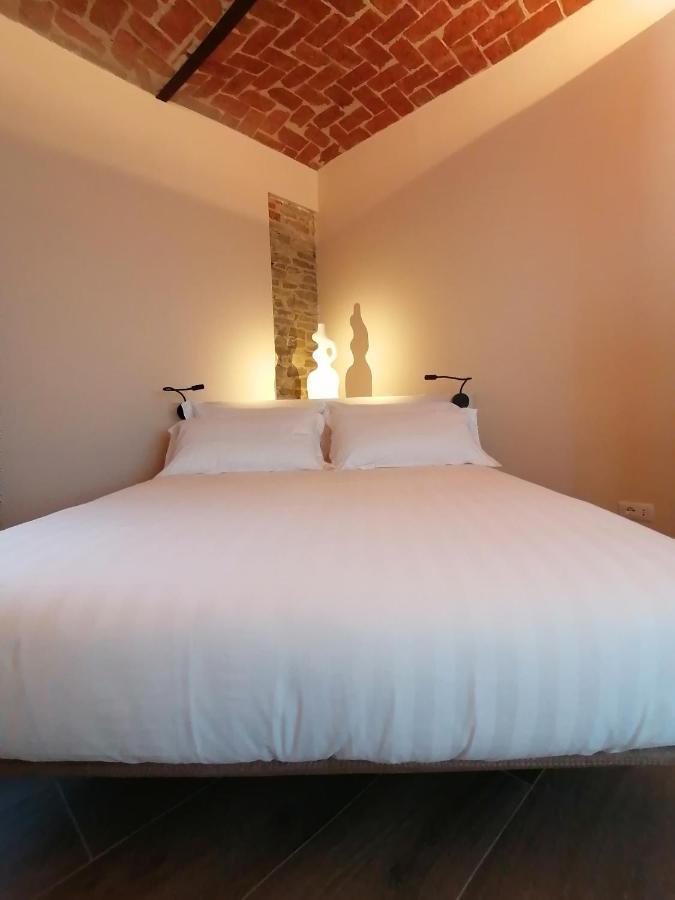 Le Cornici - Cascina Di Charme Hotel Diano d'Alba Luaran gambar