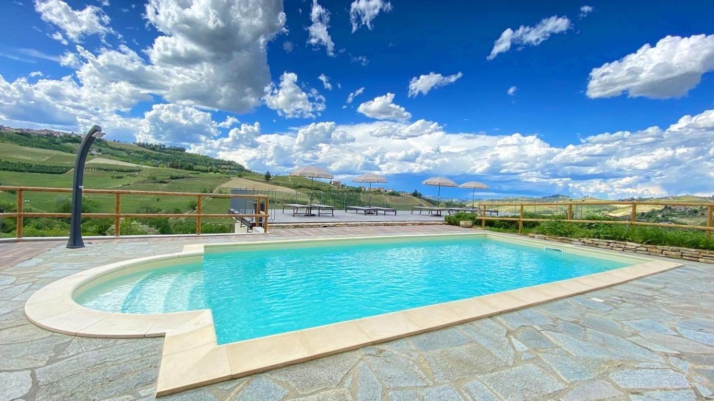 Le Cornici - Cascina Di Charme Hotel Diano d'Alba Luaran gambar